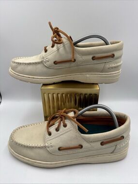 Men's Leather Boat Shoes in Light Cream with Brown Laces